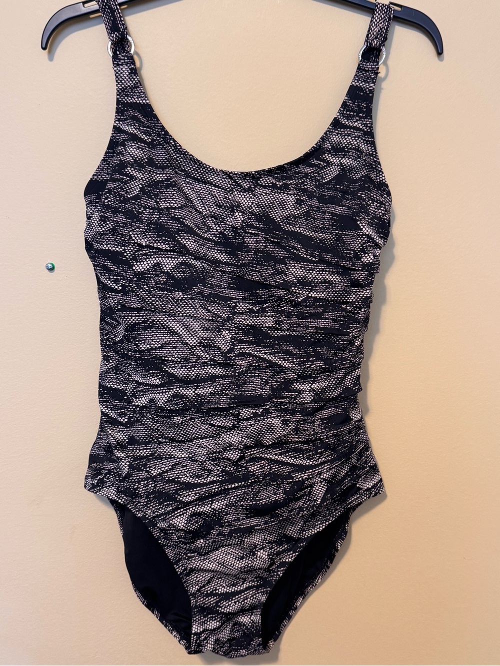 Calvin Klein Women's Snakeskin Look Patterned One-Piece Swimsuit size 12